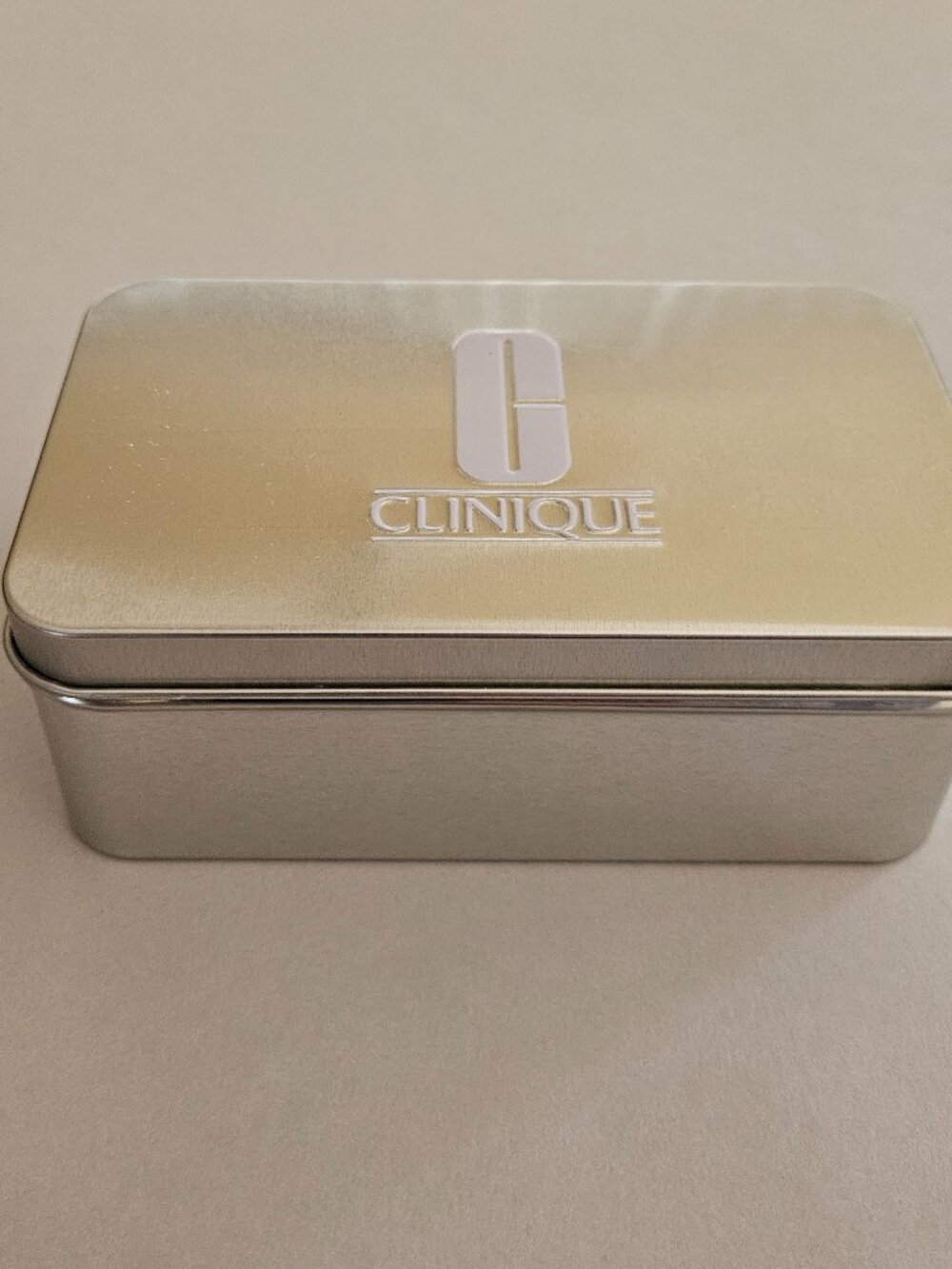 Free W/ Any Purchase Clinique Makeup/ Storage Box/ Tin - Picture 2 of 2